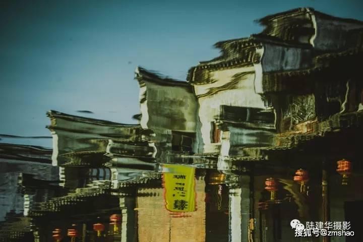 马来西亚一载有中国游客客车发生事故 2人受伤送医