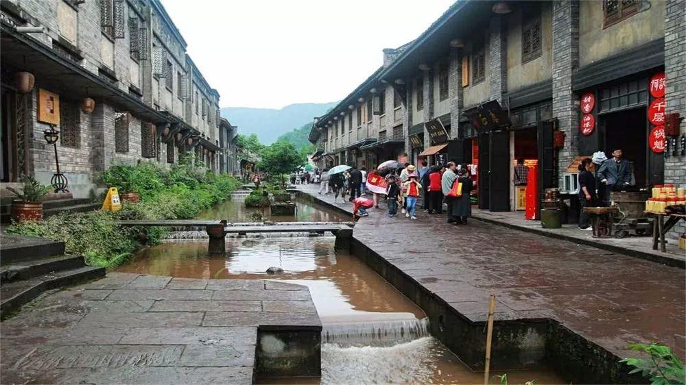 庐镇乡　寄递共配中心建成使用