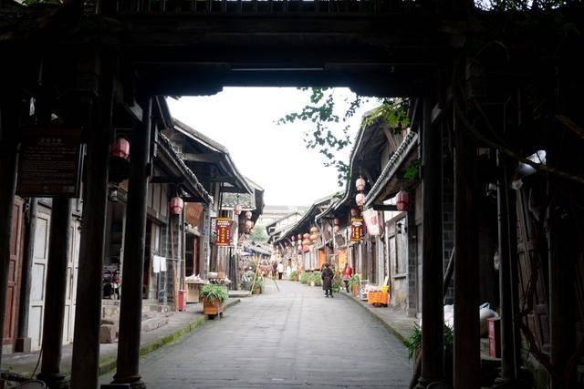 寻甸县乡镇（街道）召开工作座谈会议 安排部署重点工作
